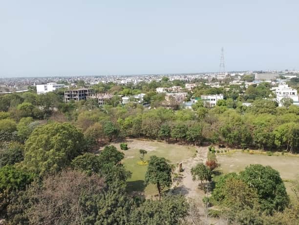 दिनभर चली तेज हवा के साथ आसमान रहा साफ। संवाद