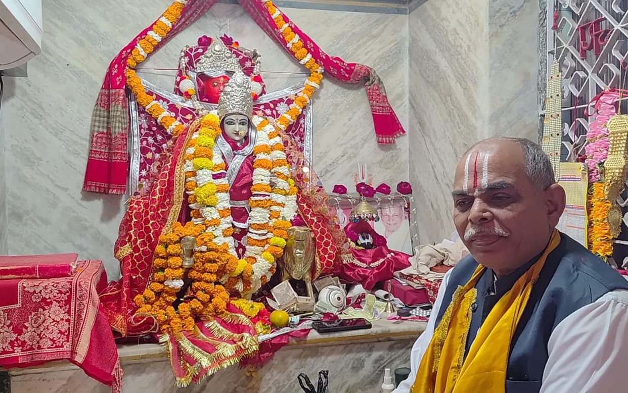 Navratri decorations begin at Lohramau Bhawani Dham
