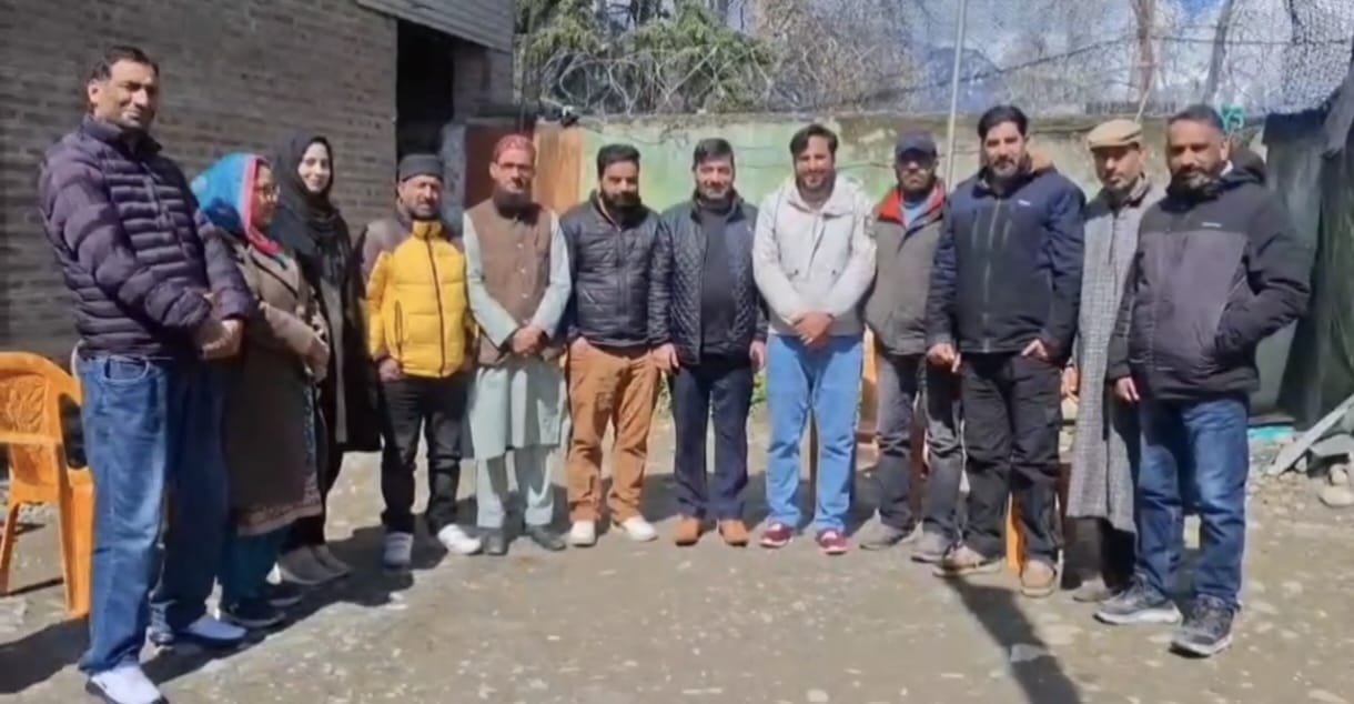 Srinagar, BJP Leader, Held Meeting