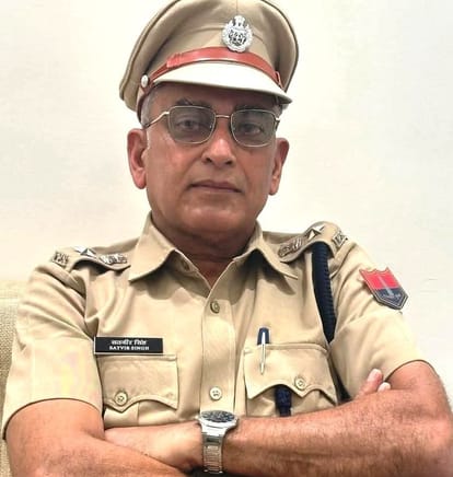 New SP Satveer Singh Takes Charge in Kotputli-Behror, Focus on Law & Order and Reducing Highway Accidents