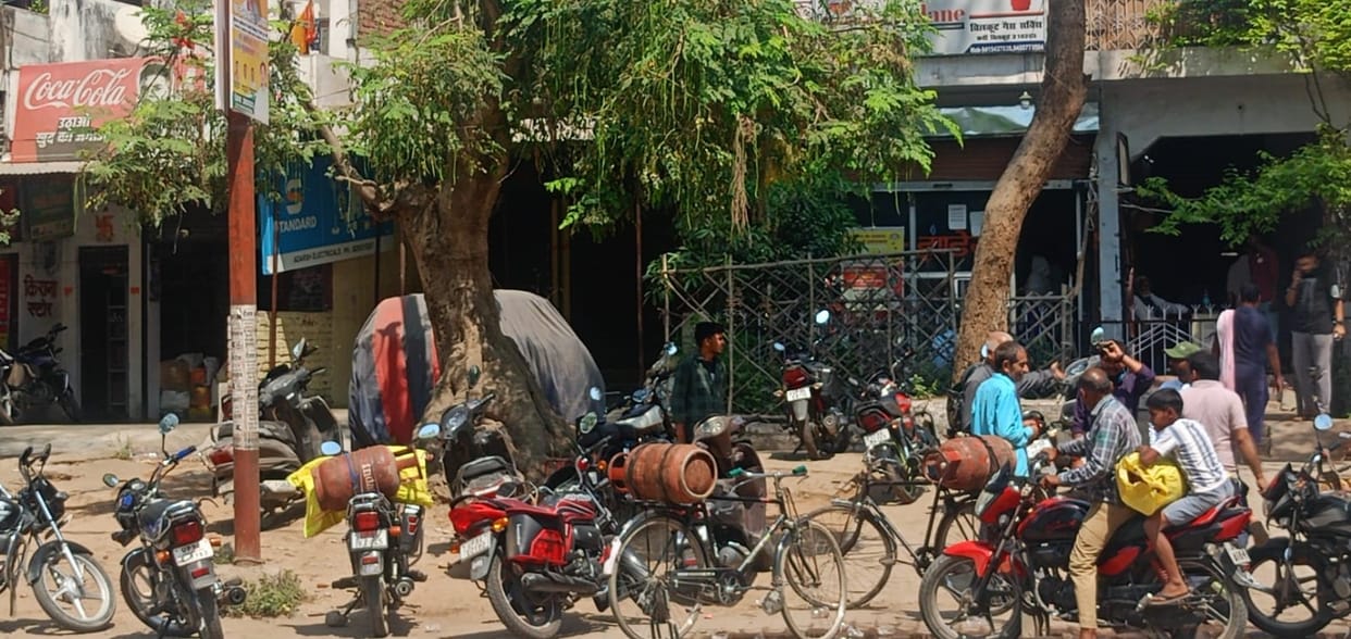 LPG shortage creates crisis on Eid, cylinders not available even after booking