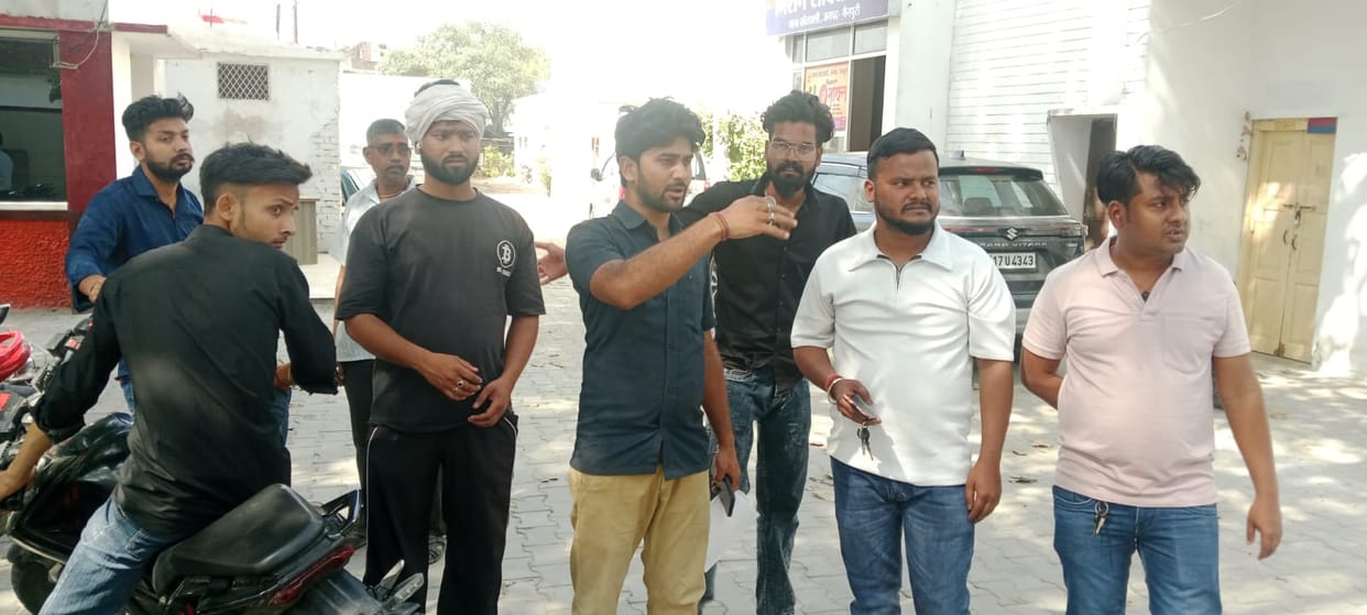 Couple in hotel, cow protection group creates ruckus