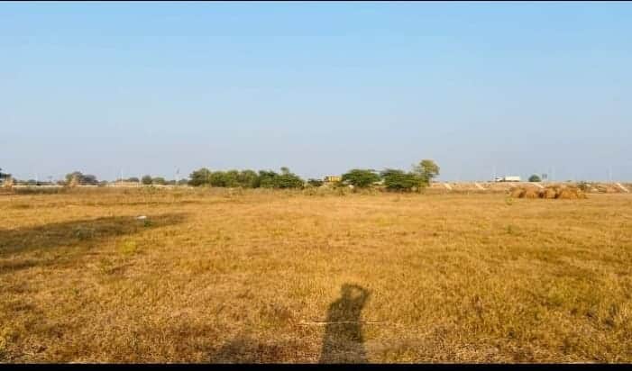 फोटो नंबर- 21गांव बडगांव- बडकोदा का वह स्थान जहां बनना है खेल स्टेडियम। स्रोत- ग्रामीण