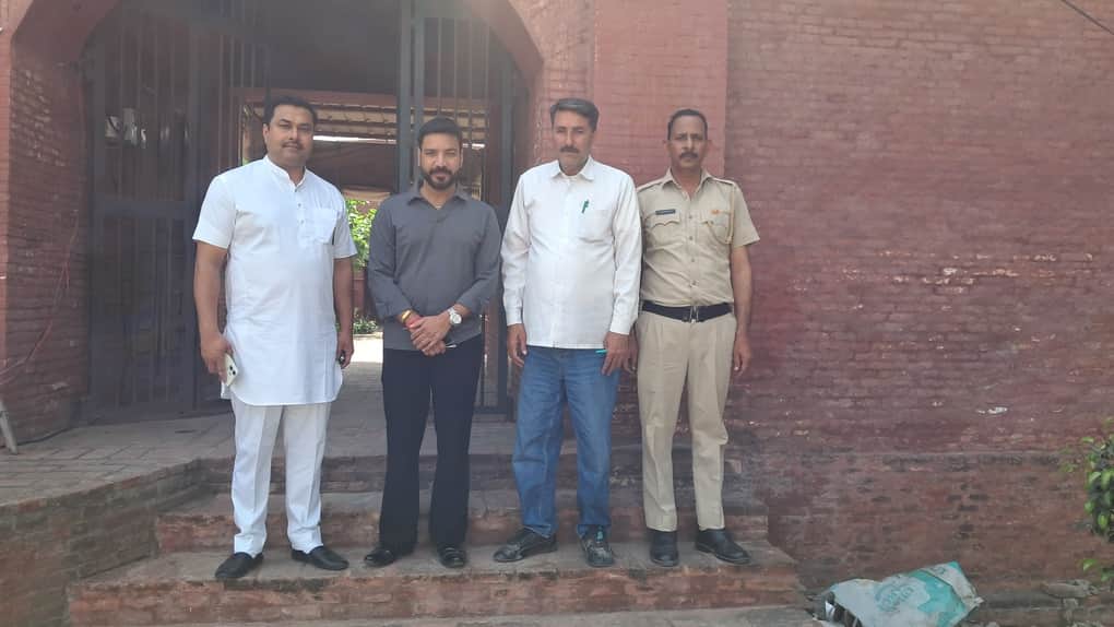 फोटो : सोनीपत के स्वर्णप्रस्थ संग्रहालय पहुंचे फिल्म अभिनेता अनुज शर्मा। स्रोत: सोसाइटी