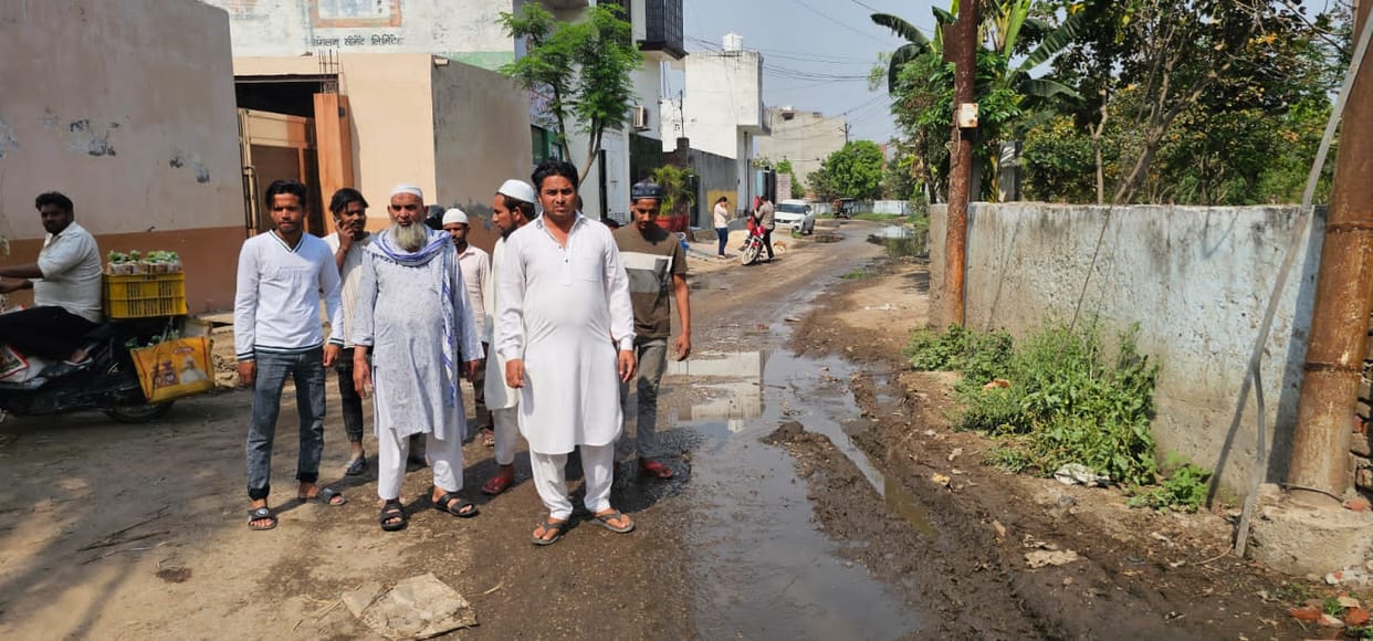 Waterlogging in front of the Idgah angered people and caused a ruckus.