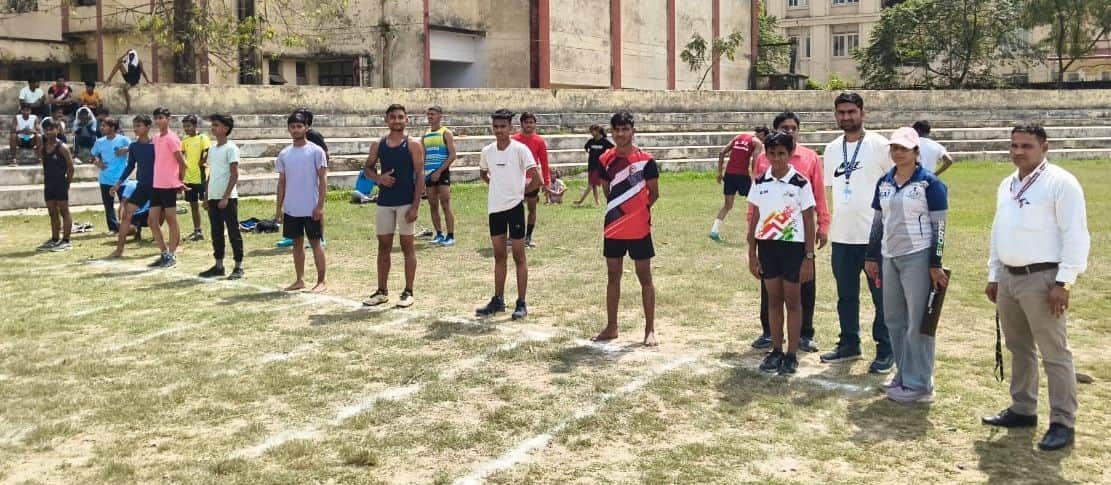 जिला स्पोर्ट्स स्टेडियम में आयोजित दौड़ में शामिल खिलाड़ी। स्रोत विज्ञप्ति