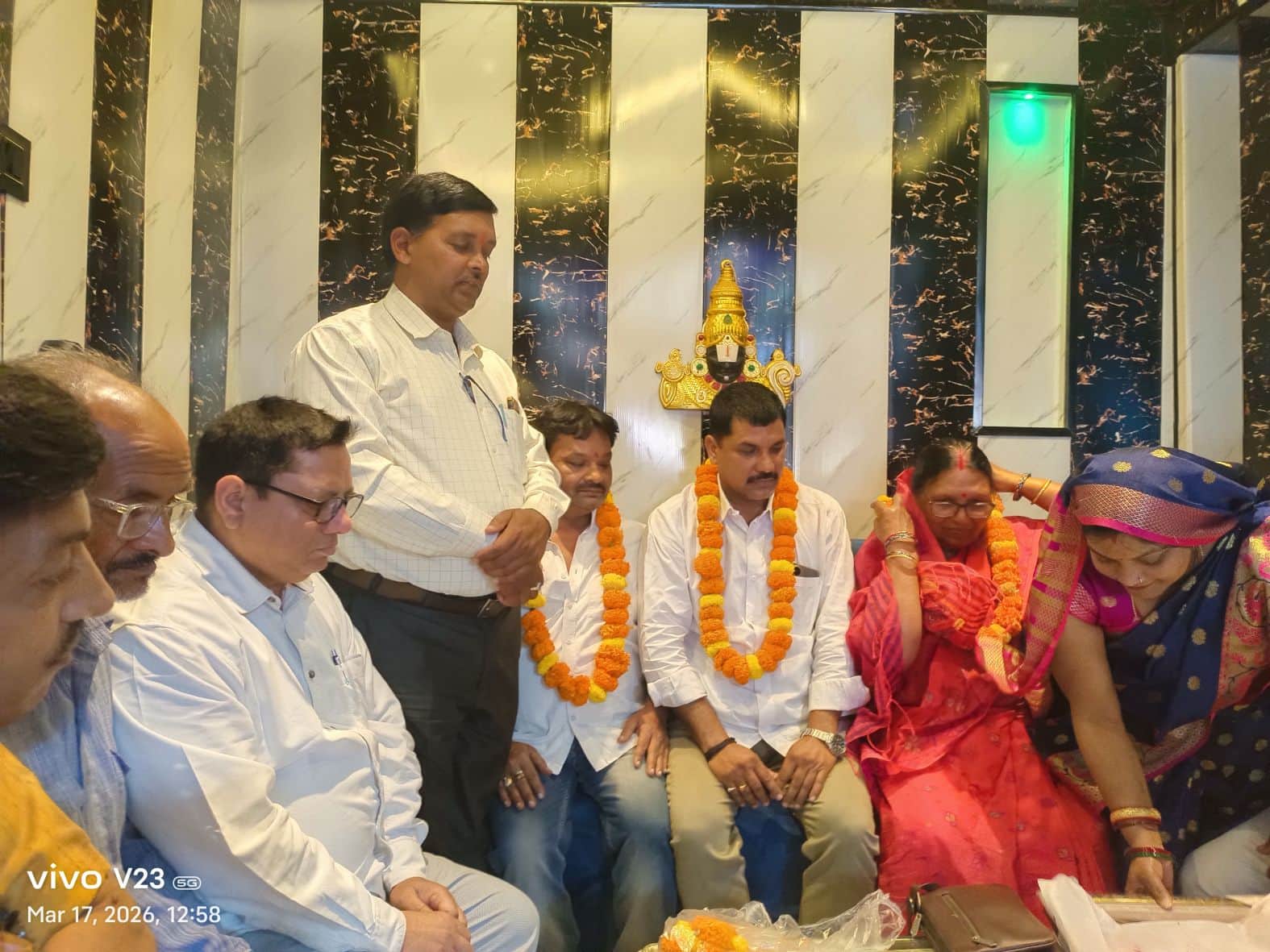  लंभुआ में मनोनीत सभासदों का स्वागत करते भाजपाई। संवाद