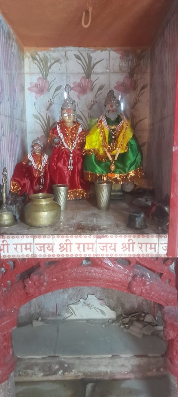 An Ashtadhatu idol worth Rs 8 crore was stolen from Thakurbari in Masaurhi, Patna.