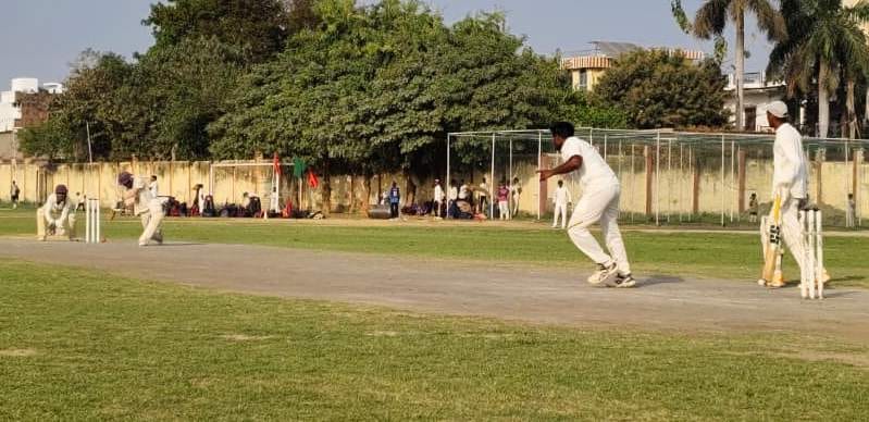 Azamgarh and Pratapgarh teams made it to the semi-finals