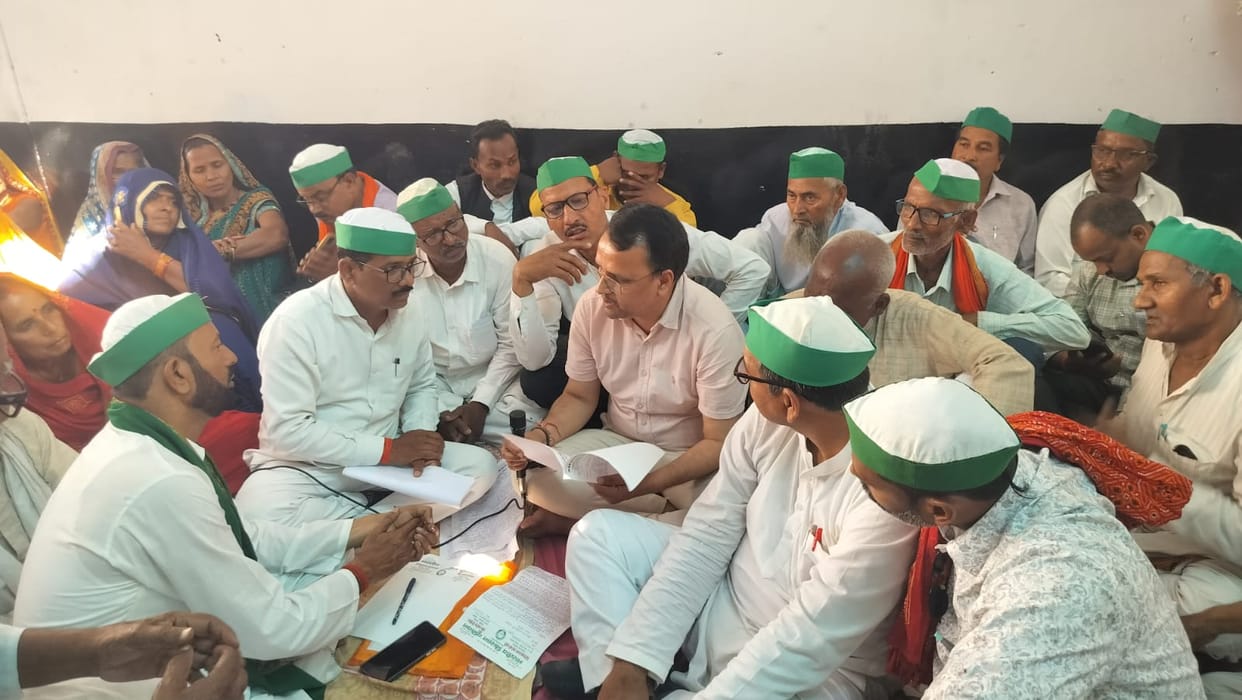 Alleging corruption in Sadar Tehsil, Bhakiyu organised Kisan Panchayat