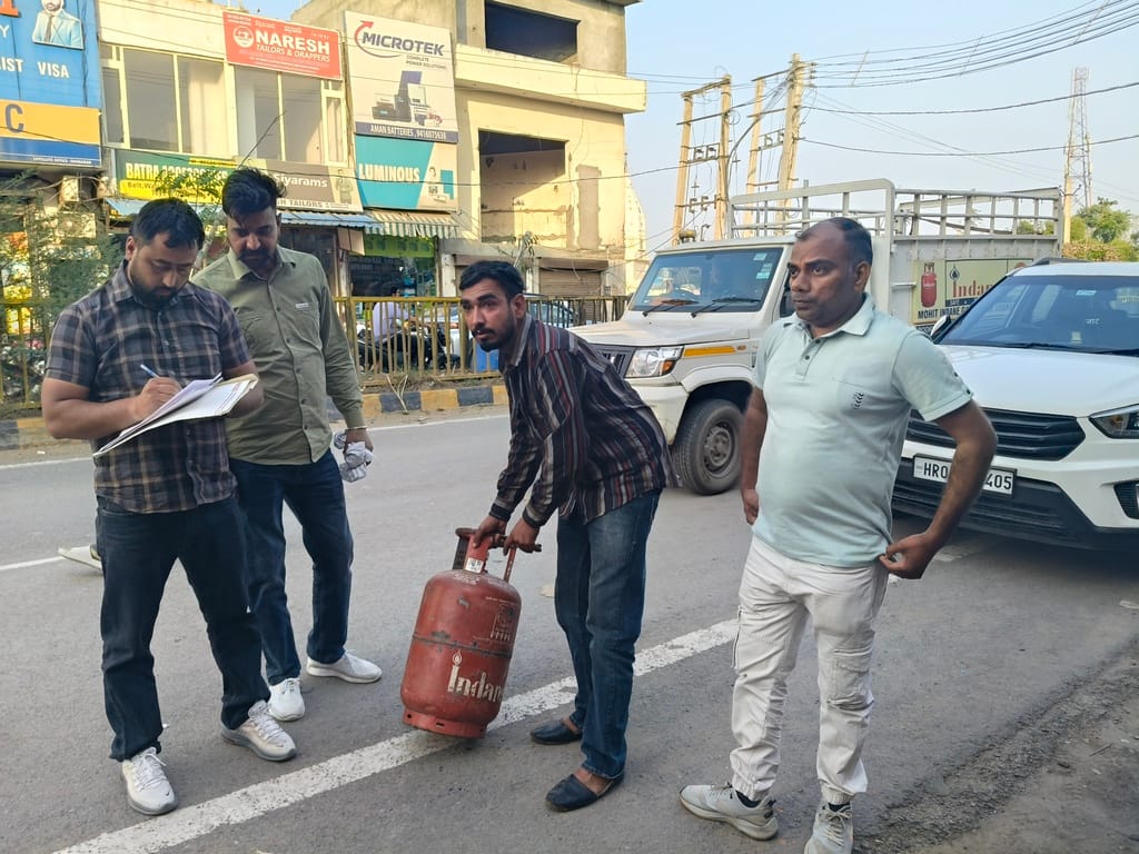Domestic cylinders seized from seven shops