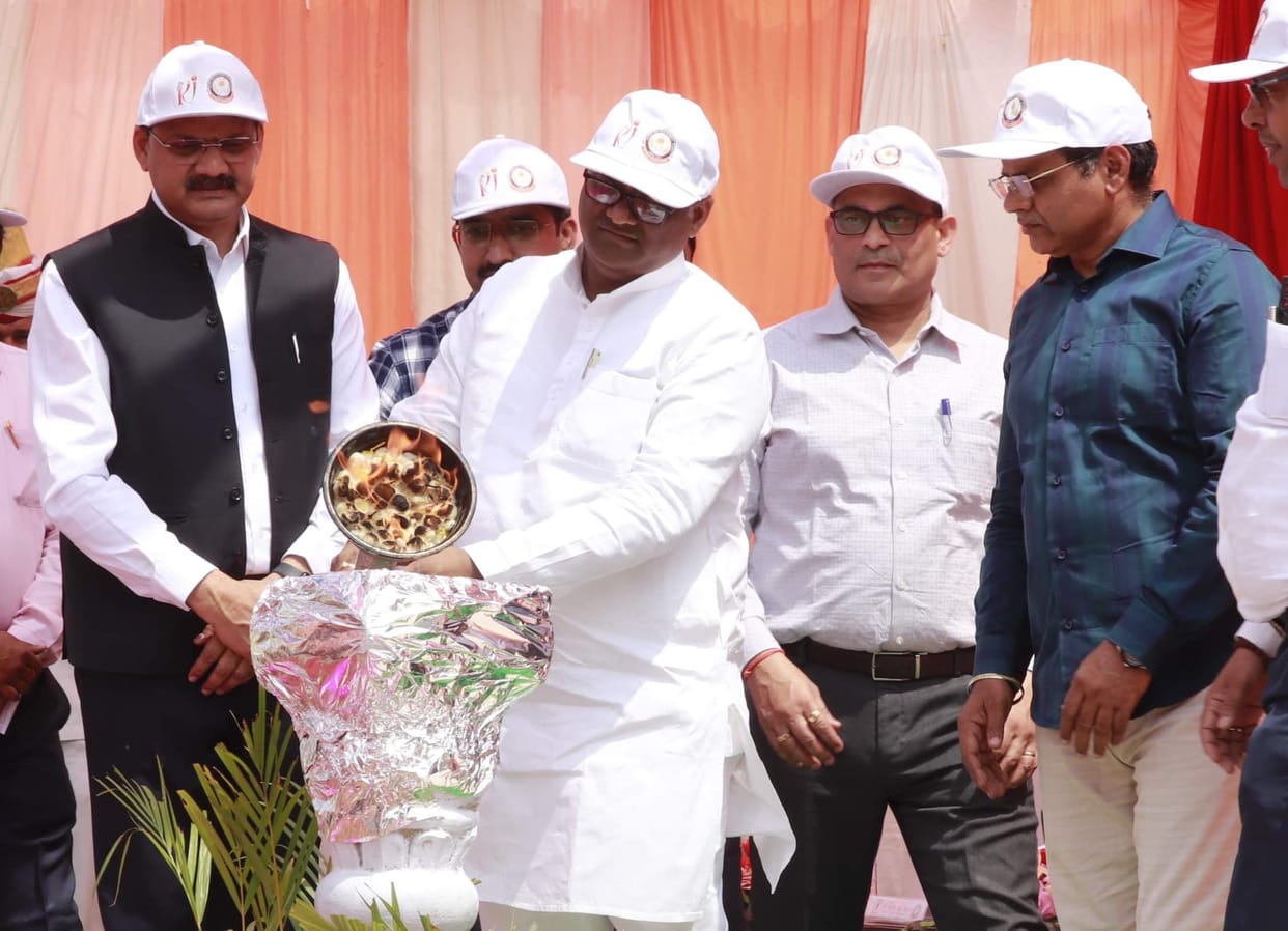 Sports college will be built in every division: Girish Chandra Yadav