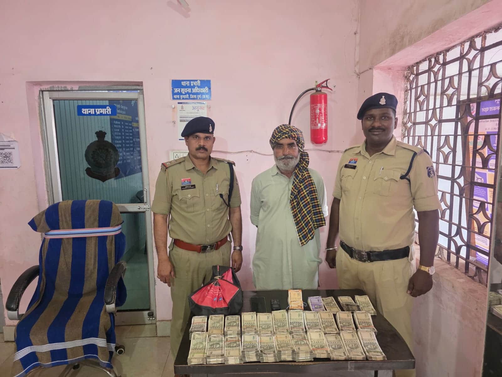 अफीम की बिक्री करने वाला आरोपी गिरफ्तार