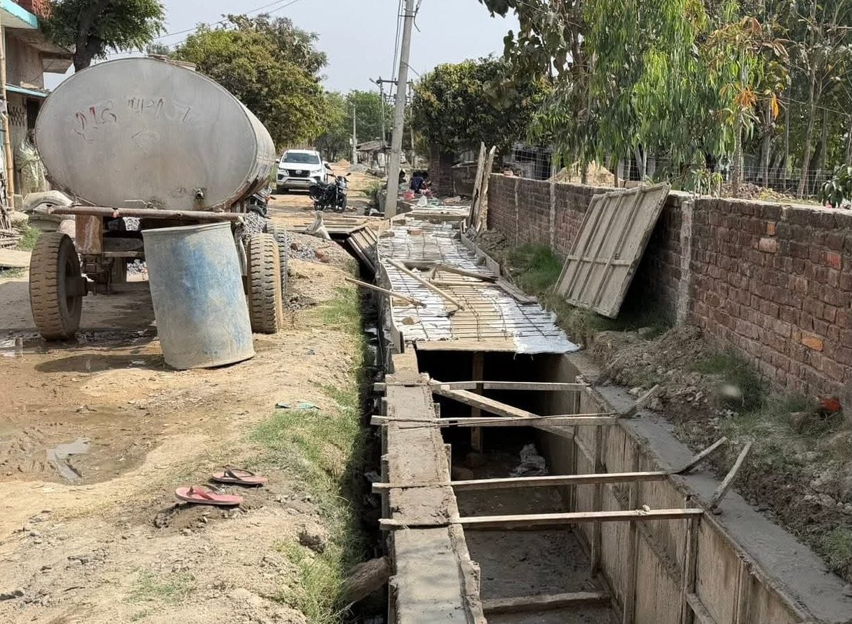 Construction of drain started in Laxman Nagar at a cost of Rs 30 lakh.