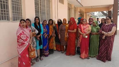 Women Arrive in Support of Councilor's Husband