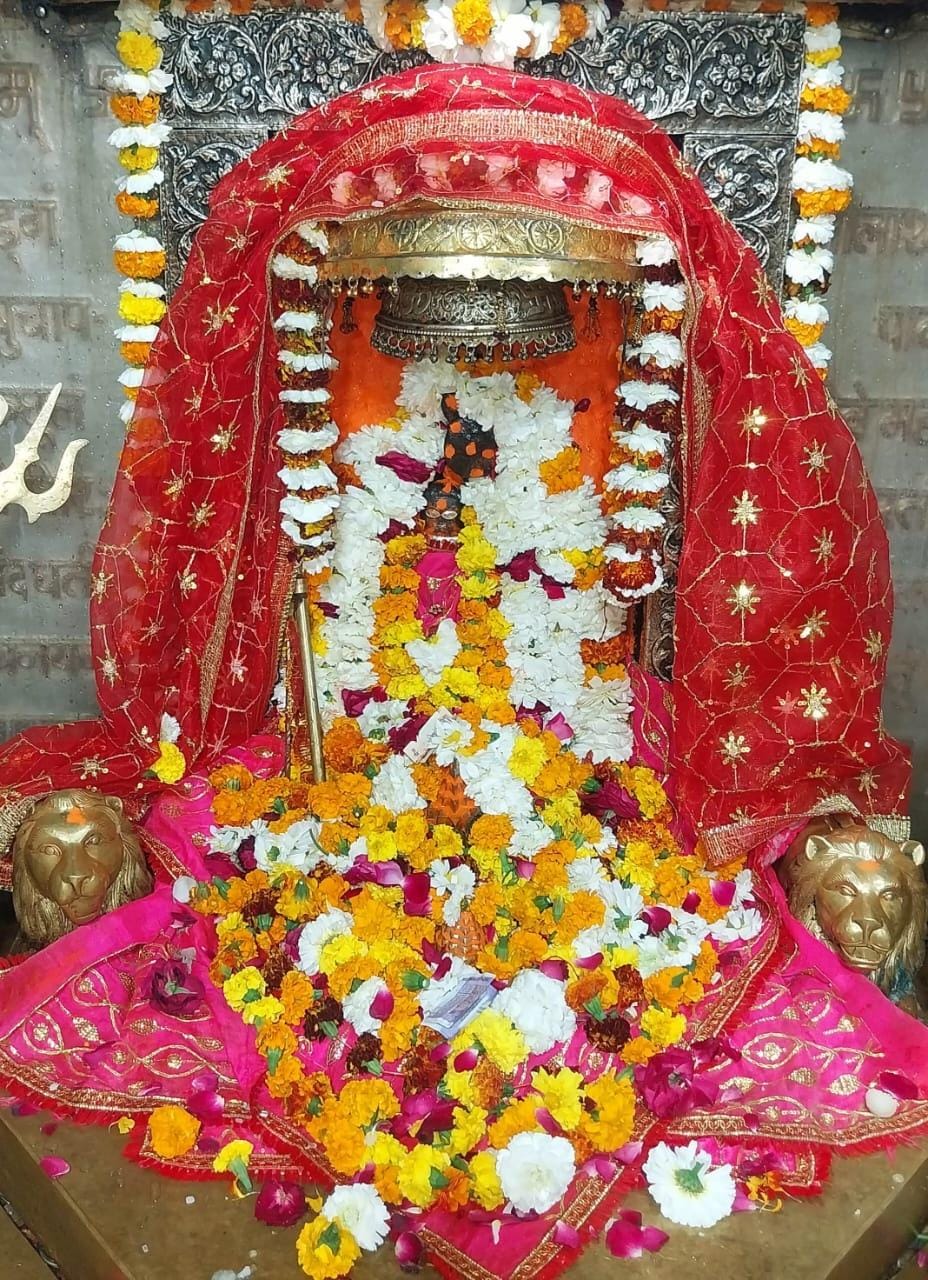 Lalita Maiya resides in the form of Lingadharini in Naimisharanya
