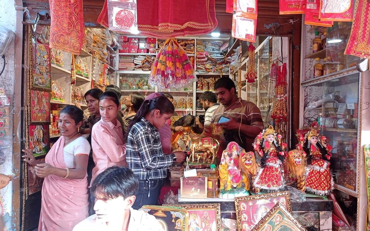 Shopping for Mother's makeup and clothing during Navratri festival