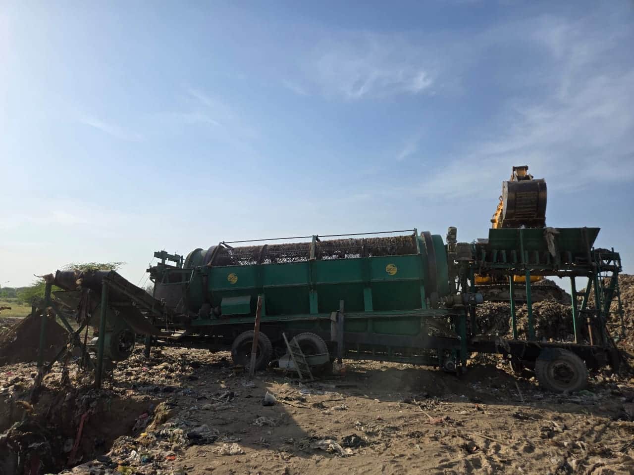 हांसी में कचरे के निस्तारण के लिए लगाई मशीन। 