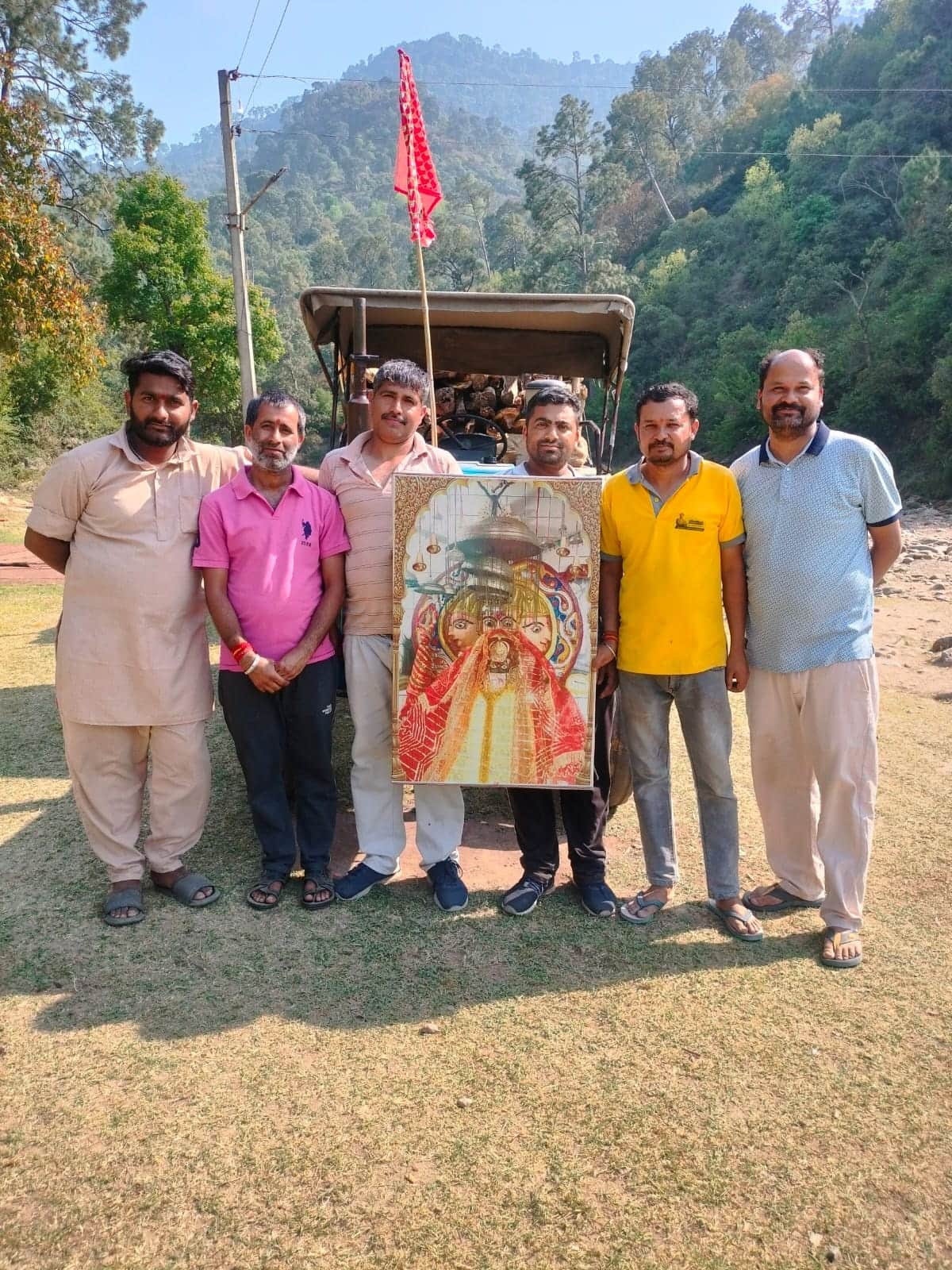 लंगर लगाने के लिए रवाना होते महावीर सेवा समिति के सदस्य। स्रोत जागरूक पाठक।