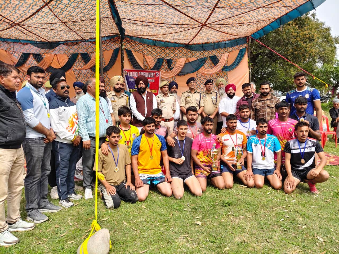 पुलिस द्वारा राजबाग थाना क्षेत्र के अंतर्गत सिविल एक्शन प्रोग्राम के तहत राजबाग के सरकारी हाई स