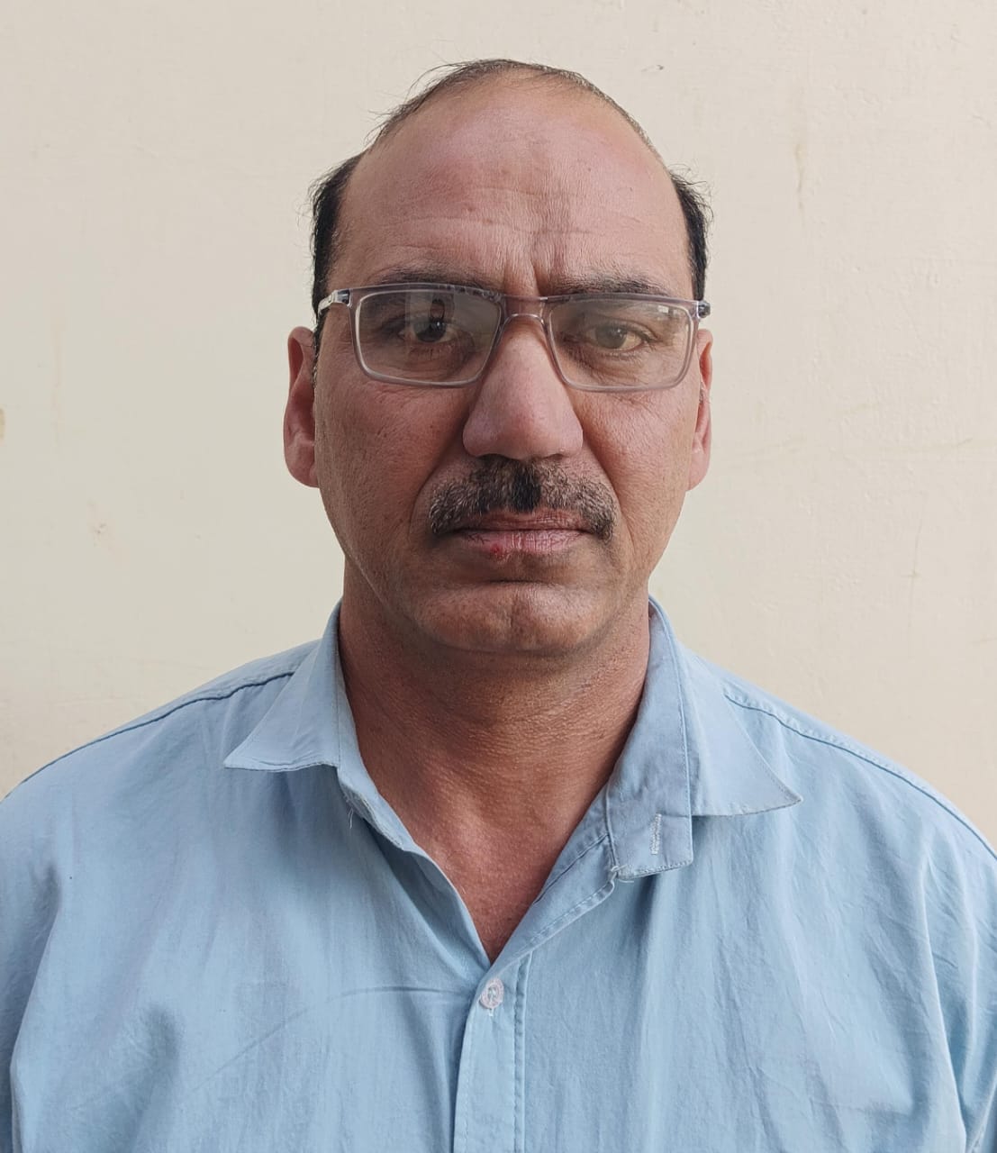 Drinking water supply has been disrupted for three days in six villages including Bassi Bazaar, causing public distress.