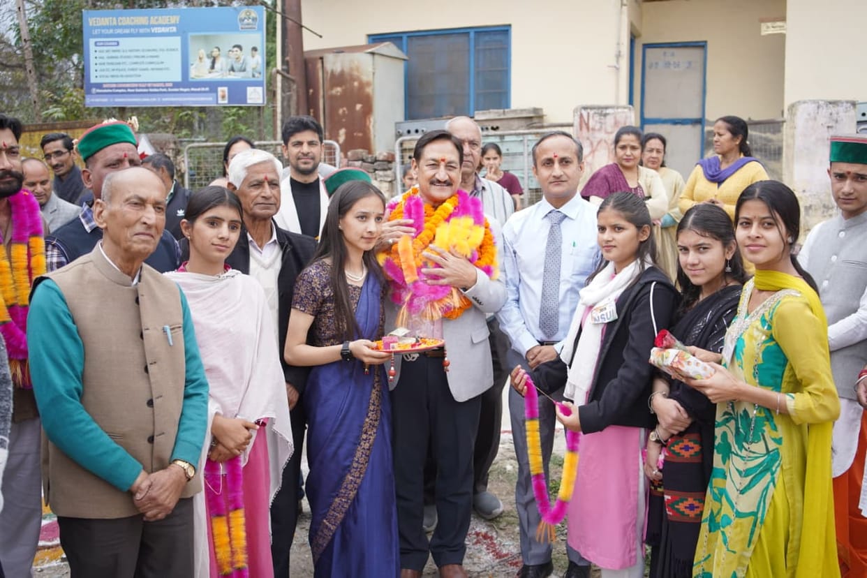 Annual function was celebrated with great enthusiasm in Sanskrit College, Sundernagar.