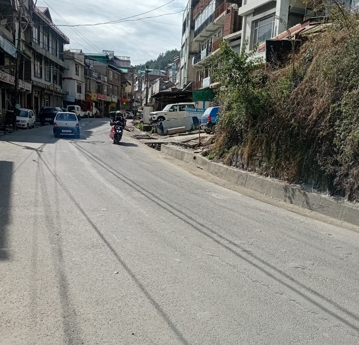 Traffic improved after crackdown on illegal parking in Theog