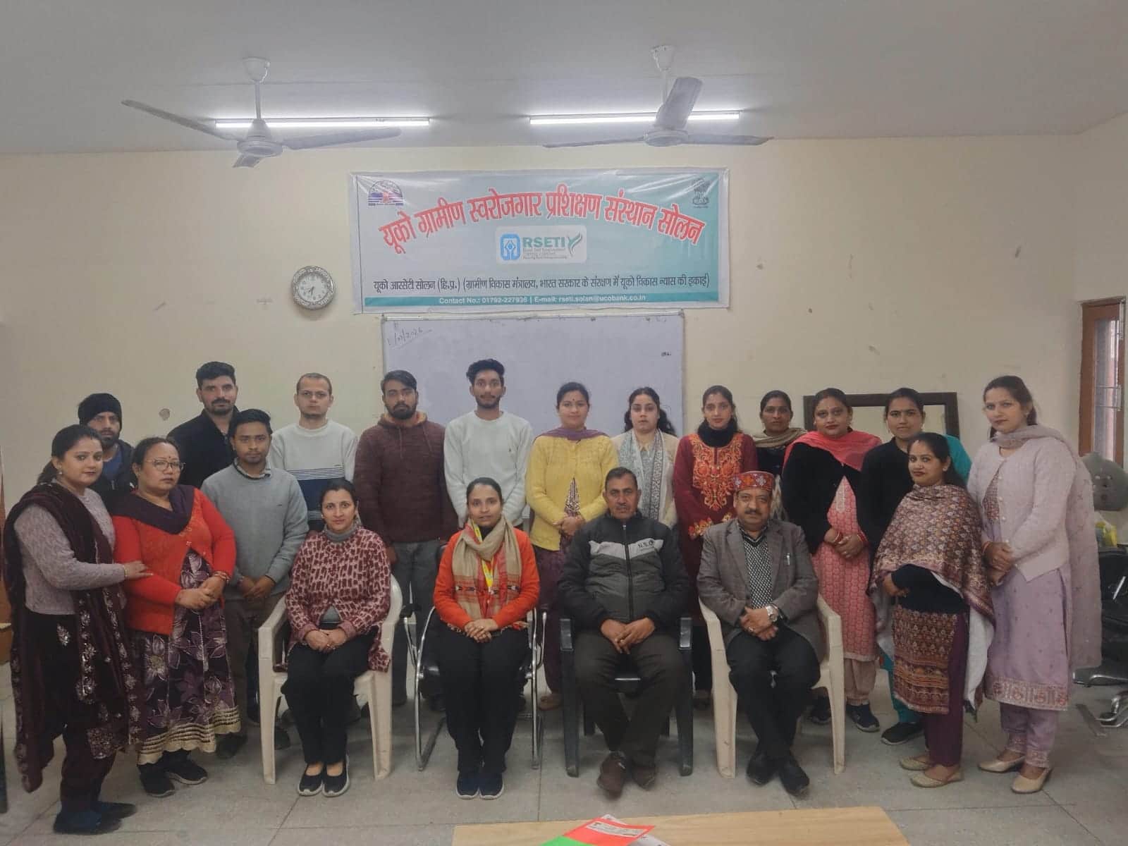 यूको आरसेटी सोलन में मंगलवार को प्रशिक्षण के अंतिम दिन मौजूद प्रतिभागी। स्रोत: यूको आरसेटी