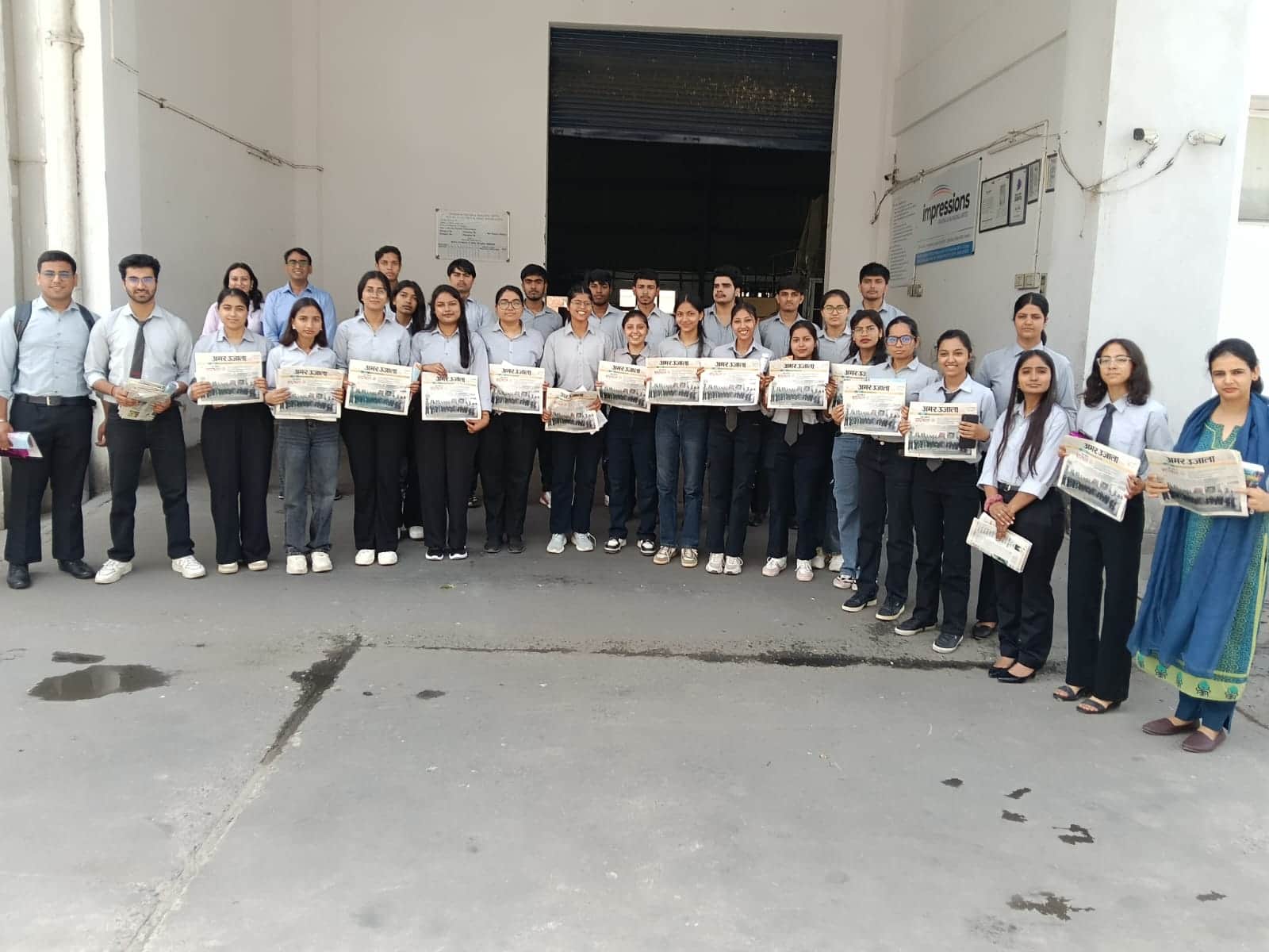 13 रोहतक। एमडीयू के इमसॉर विभाग के 29 विद्यार्थियों के दल ने बुधवार को अमर उजाला आईएमटी कार्या