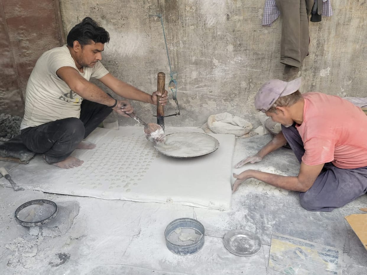 The Batasha business gains momentum during Chaitra Navratri.