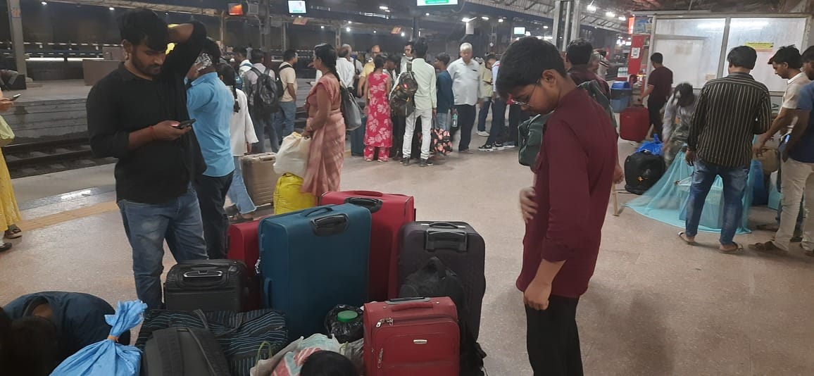 The rush to return home for Eid has increased, with trains overcrowded.