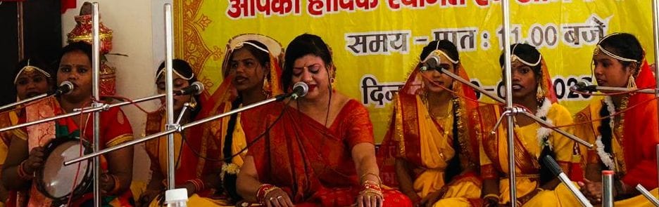 The Splendor of Folk Culture Unfolds During Navratri; People Sway to the Rhythms of Songs