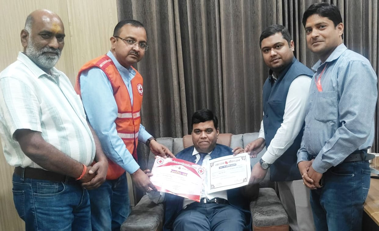 18 people, including judicial officers, donated blood.