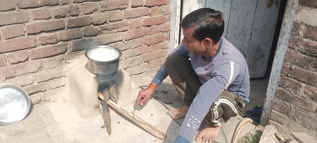 Unable to get gas, wife leaves husband and children to go to her parents' home