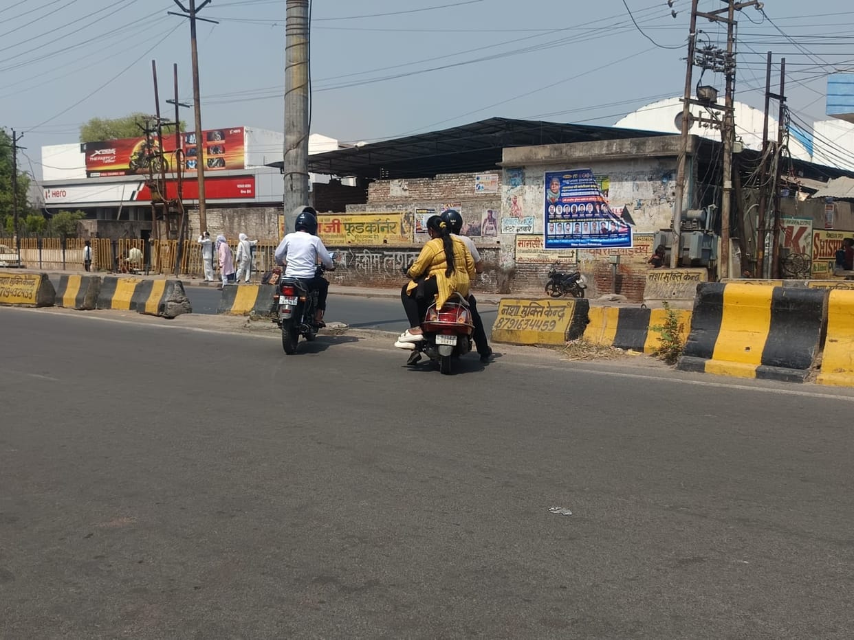 firozabad news illigle road cut