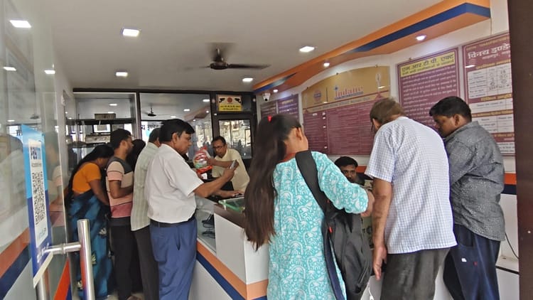 Bihar News: गया में गैस किल्लत के बीच बड़ा खेल उजागर, ‘कागज पर ग्रामीण’ बनाकर बढ़ाया जा रहा इंतजार