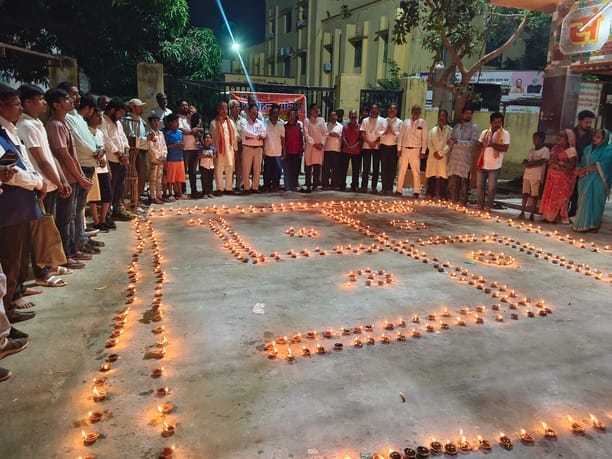 Workers celebrated Hindu New Year by lighting 2083 lamps.