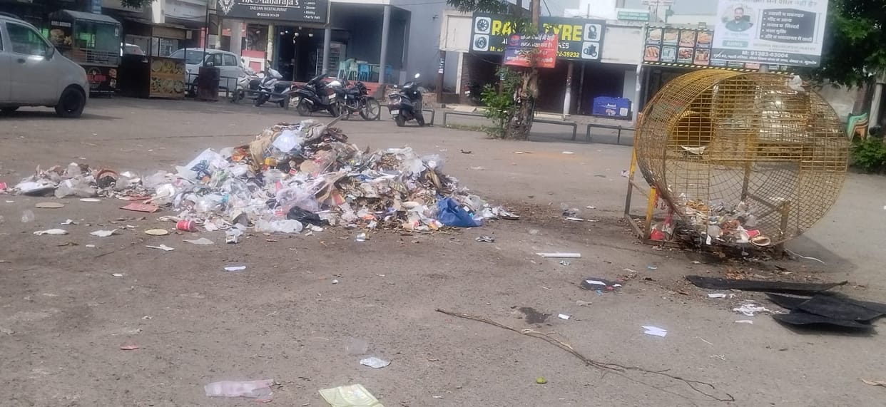 Heaps of garbage pile up in Sector 17, the heart of the holy city.