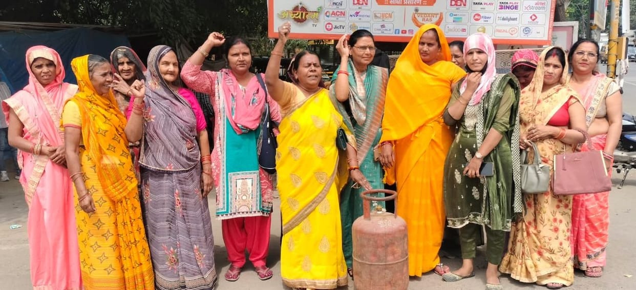 Anger Mounts Over Unavailability of Commercial Cylinders; SP Stages Protest