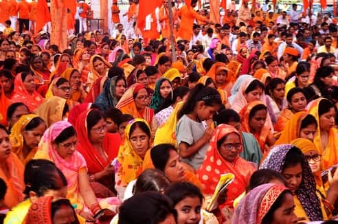 खिरनीबाग स्थित जीआईसी मैदान पर भगवा सुन्दरकांड परिवार सेवा समिति की ओर से आयोजित कार्यक्रम 