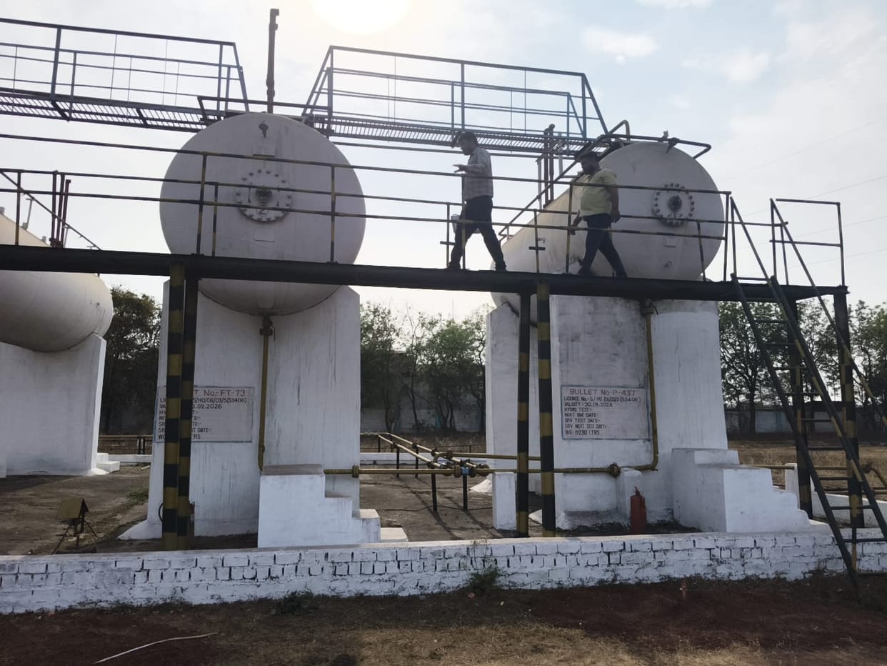 Food Department in Durg has seized large quantity of gas cylinders and Liquefied Petroleum Gas