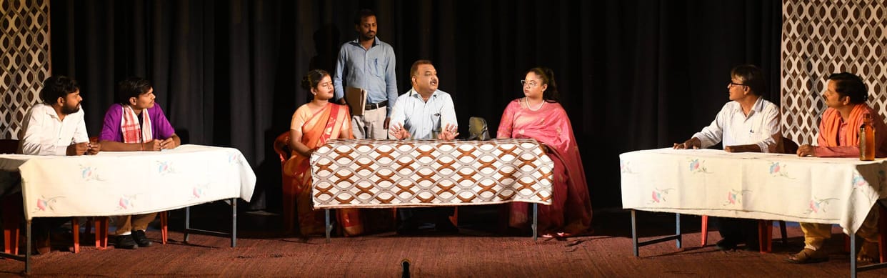 The play exposed the shortcomings of the education department