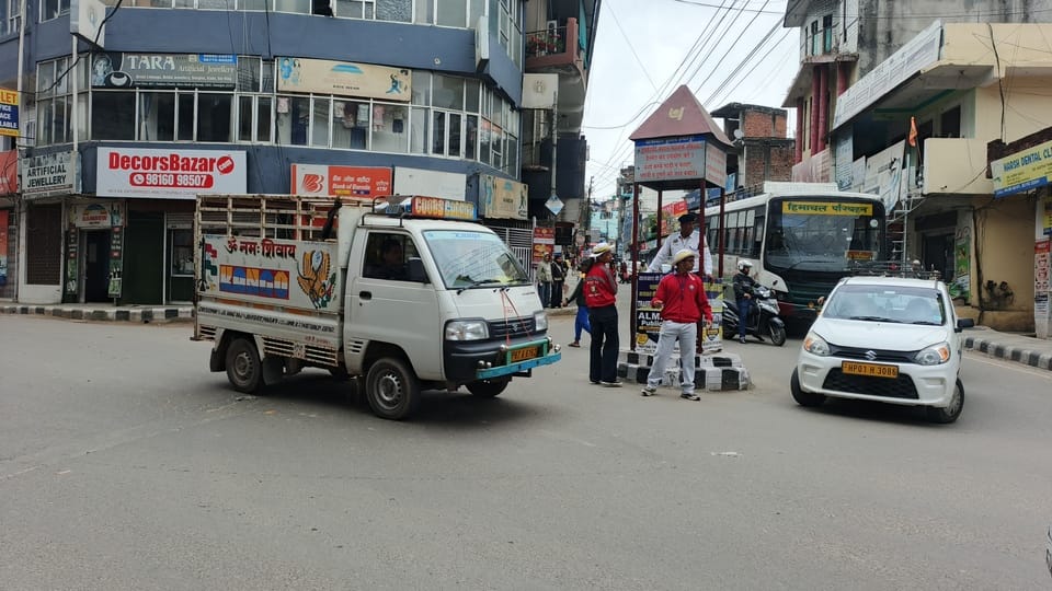 29 students took charge of traffic management
