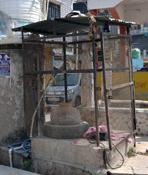 Water coolers become showpieces... people's throats are drying up in the heat