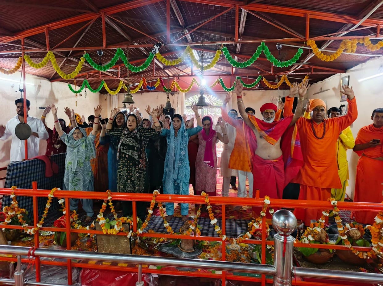 Chaitra Navratri begins, devotees pray Shailputri and seek blessings