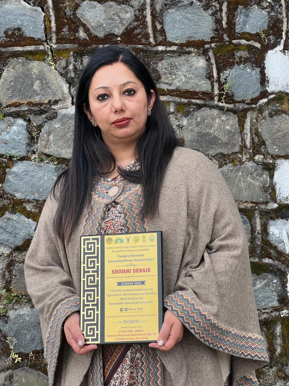 Professor Shivani receives the Outstanding Woman Scientist Award