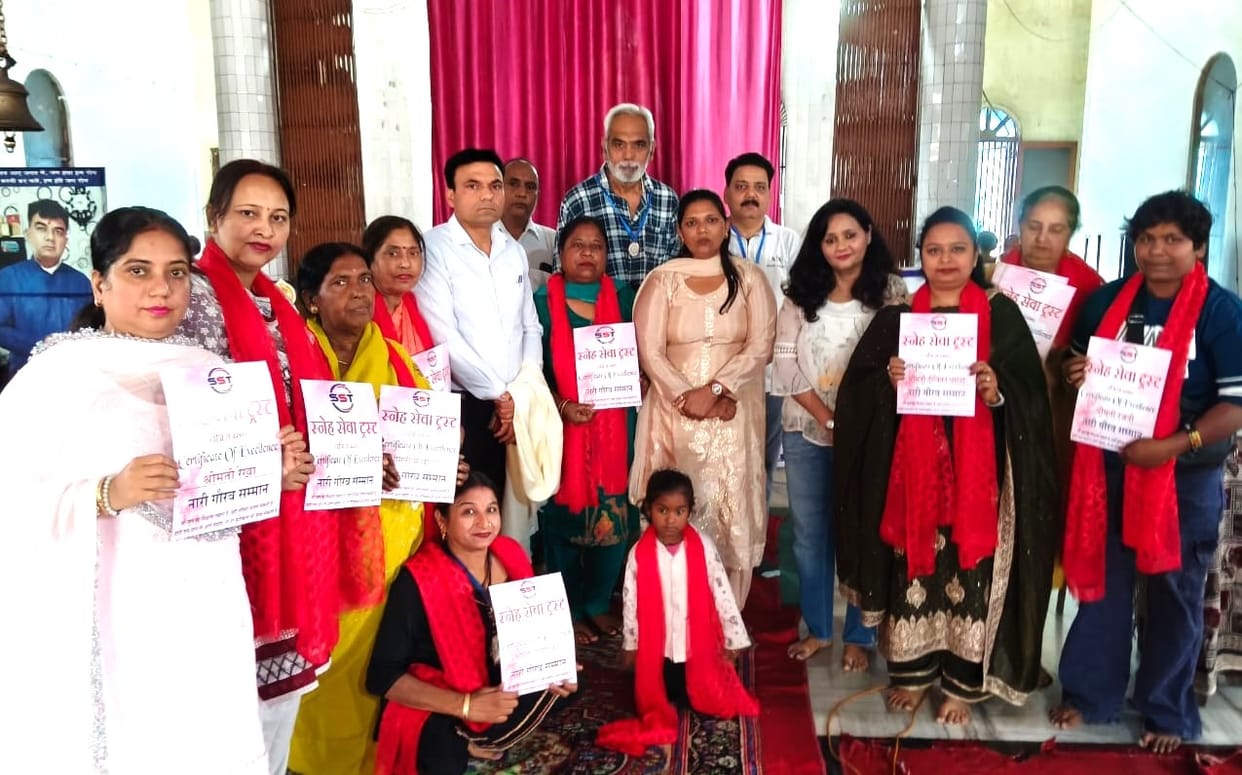 25 women honoured for their outstanding contribution
