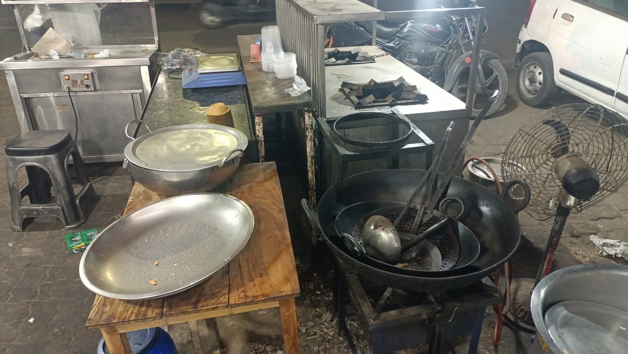 Gas shortage compromises the taste of samosas and imarti