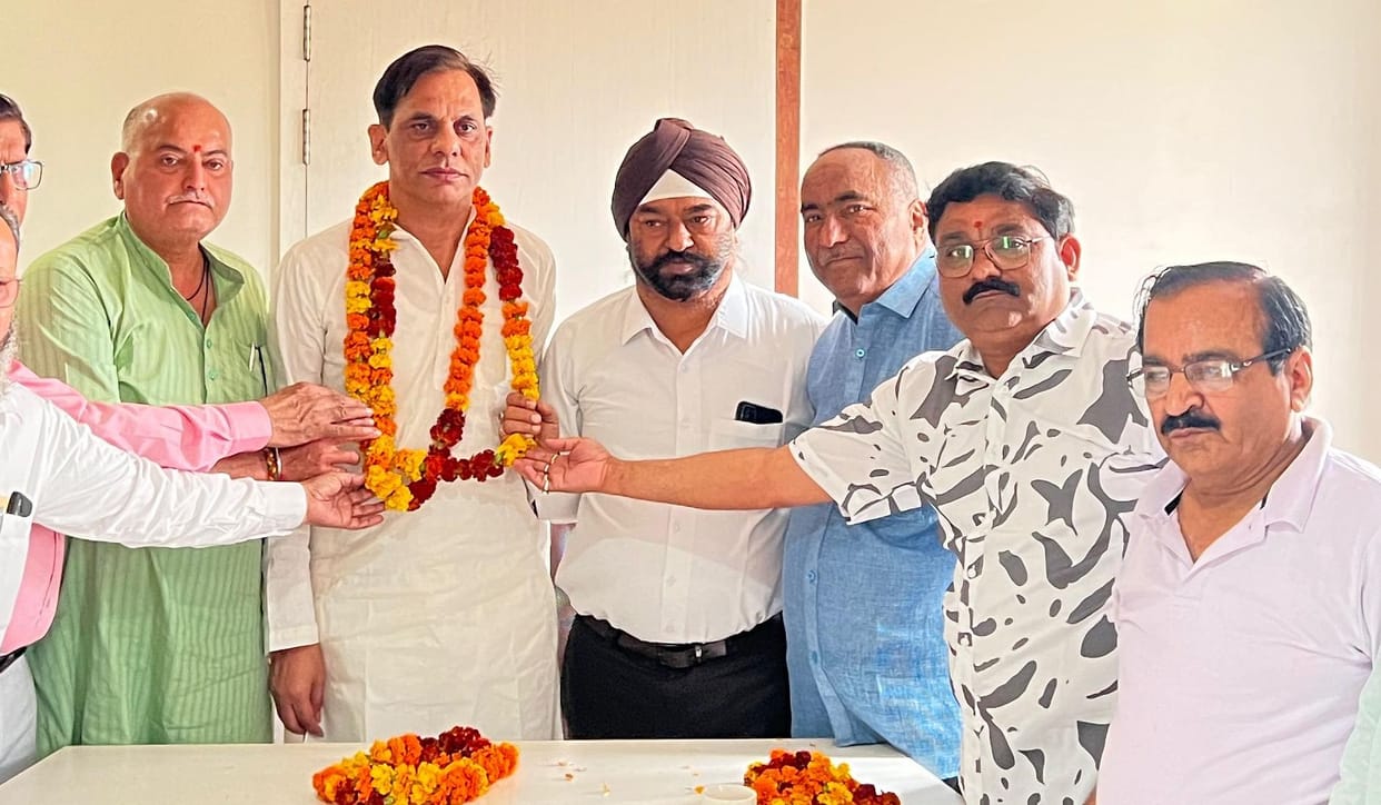 Just like crop insurance, traders too should receive assistance under GST: Mukund