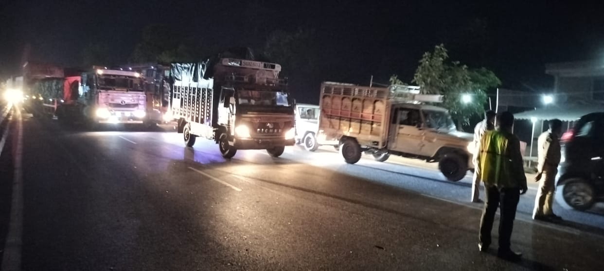 A truck carrying false ceiling overturned on the highway, leaving vehicles stranded for hours.